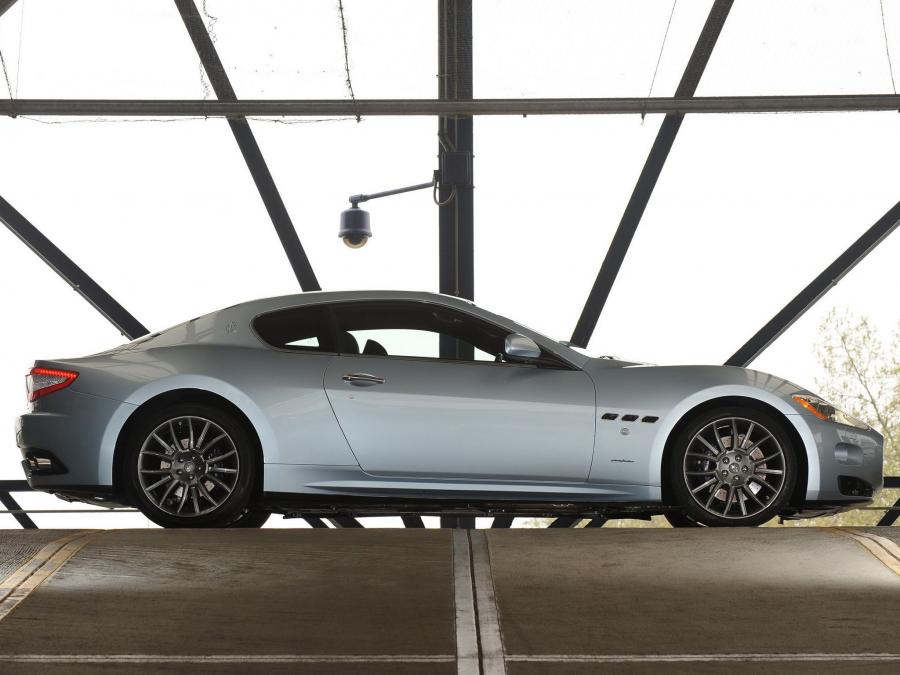 Maserati GranTurismo S Automatic 2009 года  (фото 3 из 86)